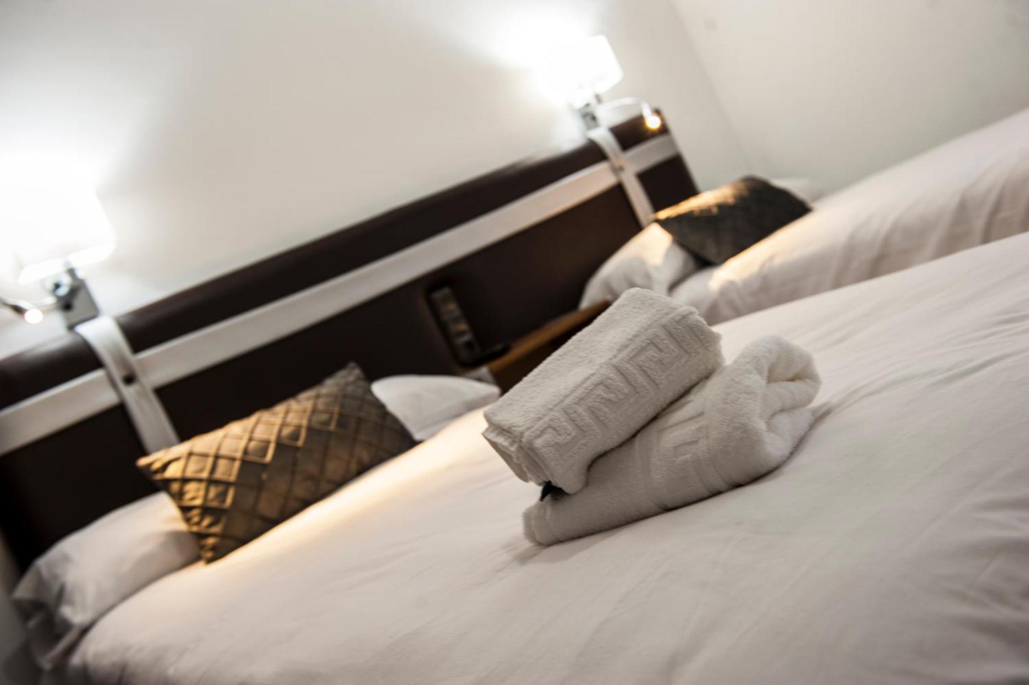 Hostal Las Palomas Lucena Luaran gambar