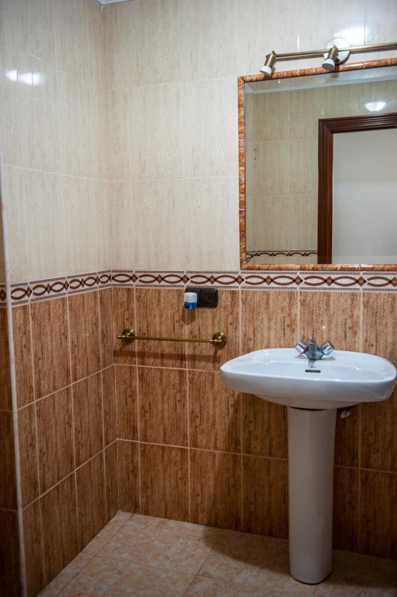 Hostal Las Palomas Lucena Luaran gambar