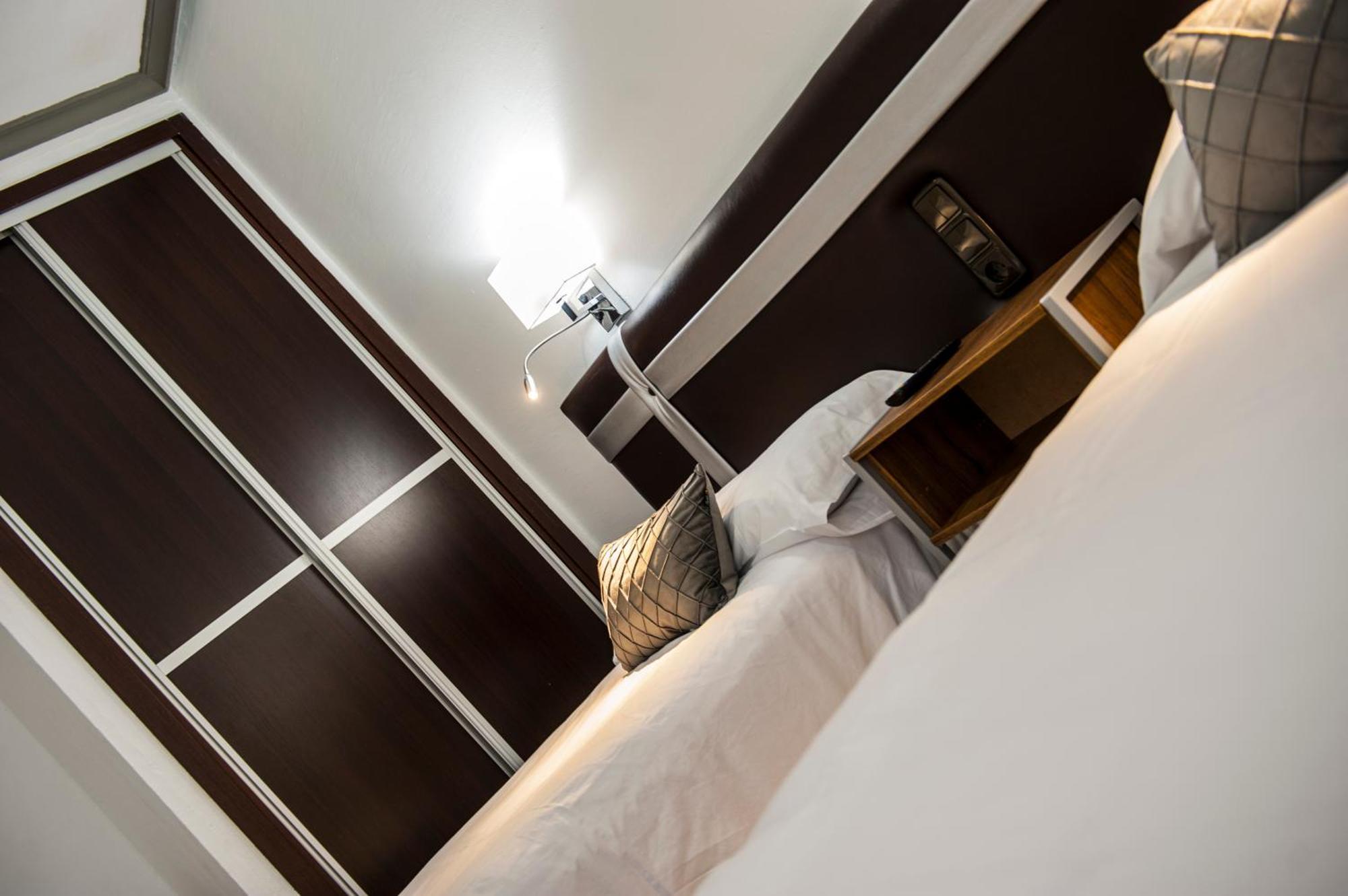 Hostal Las Palomas Lucena Luaran gambar