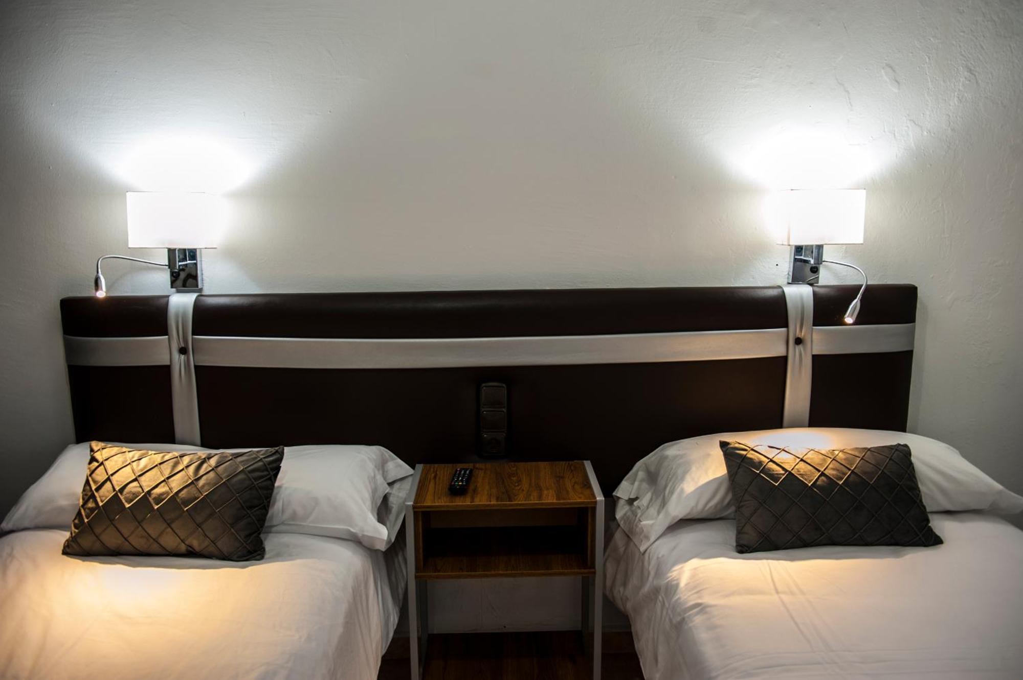 Hostal Las Palomas Lucena Luaran gambar